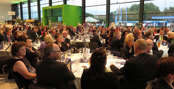 Blick auf die G&auml;ste des Abends (Foto: nnz)