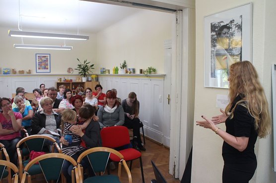 Vor allem Betroffene waren zum Vortrag erschienen, Lehrer und Fachkr&auml;fte nur wenige (Foto: Angelo Glashagel)