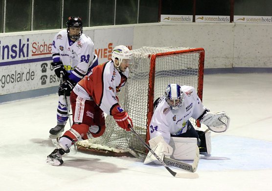 Harzer Falken gewannen Heimspiel (Foto: Frank Neuendorf ) Harzer Falken gewannen Heimspiel (Foto: Frank Neuendorf )
