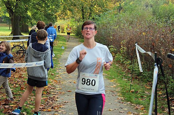 Stadtparklauf in Sondershausen (Foto: Karl-Heinz Herrmann) Stadtparklauf in Sondershausen (Foto: Karl-Heinz Herrmann)