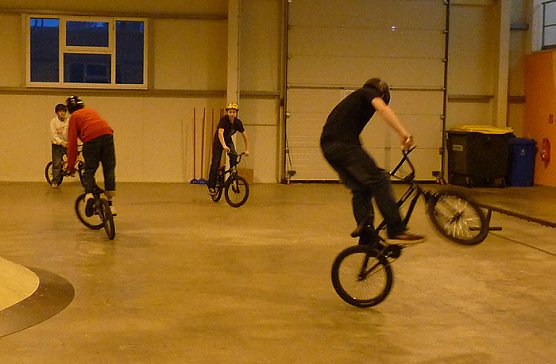 In der Skaterhalle (Foto: Karl-Heinz Herrmann) In der Skaterhalle (Foto: Karl-Heinz Herrmann)