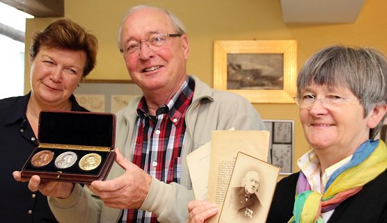 Medaillen übergeben (Foto: I. Bergmann|Stadtverwaltung Nordhausen) Medaillen übergeben (Foto: I. Bergmann|Stadtverwaltung Nordhausen)