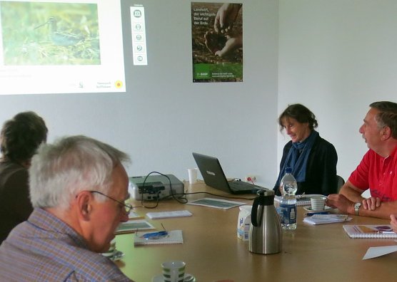 Kranich-Ranger werden geschult (Foto: privat) Kranich-Ranger werden geschult (Foto: privat)