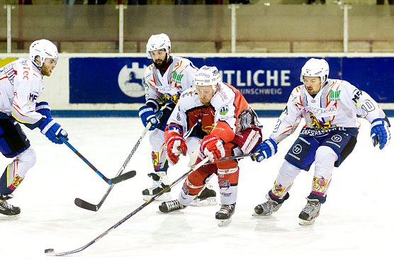 Erste Heimniederlage (Foto: Reinelt / Sportfotos BS) Erste Heimniederlage (Foto: Reinelt / Sportfotos BS)