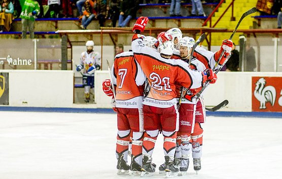 Auch am Wochenende wieder jubeln (Foto: Reinelt / Sportfotos BS) Auch am Wochenende wieder jubeln (Foto: Reinelt / Sportfotos BS)