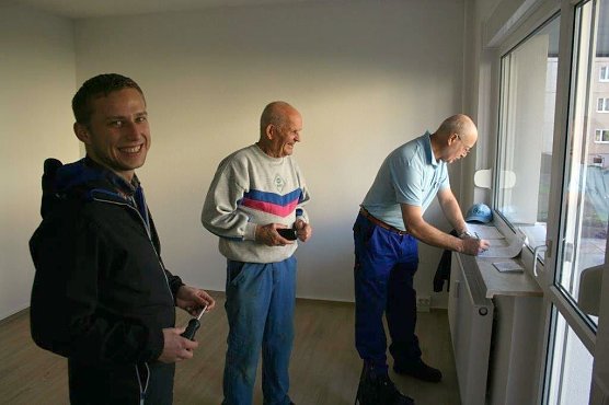 Wohnung &uuml;bergeben (Foto: WBG)