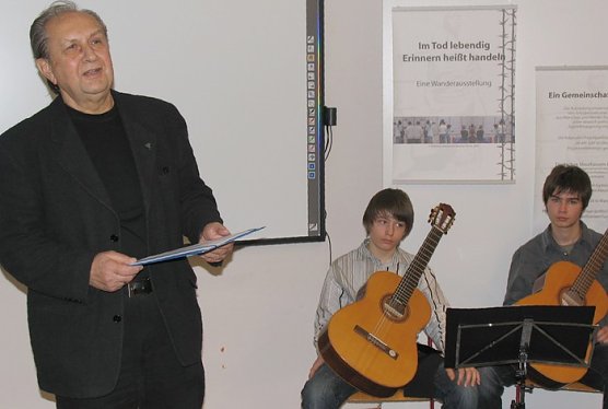 Ausstellung er&ouml;ffnet (Foto: psv)