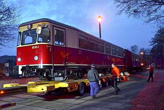 R&uuml;ckkehr des Triebwagens 187 011 an der HSB-Verladerampe in Wernigerode (Foto: HSB/Krause)