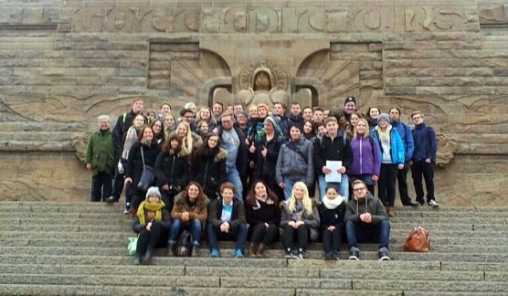 Am Völkerschlachtdenkmal (Foto: privat) Am Völkerschlachtdenkmal (Foto: privat)