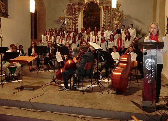 Weihnachtskonzert des Schiller-Gymnasiums Bleicherode (Foto: S. Winter) Weihnachtskonzert des Schiller-Gymnasiums Bleicherode (Foto: S. Winter)