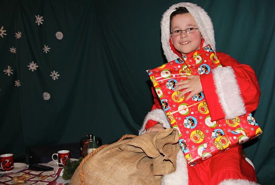 Der Weihnachtsmann besuchte auch das Nordhäuser Kinderland (Foto: Sylvia Spehr) Der Weihnachtsmann besuchte auch das Nordhäuser Kinderland (Foto: Sylvia Spehr)