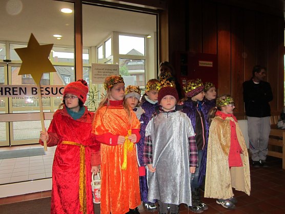 Die Sternsinger besuchten heute die Nordthüringer Werkstätten (Foto: Nordthüringer Werkstätten) Die Sternsinger besuchten heute die Nordthüringer Werkstätten (Foto: Nordthüringer Werkstätten)