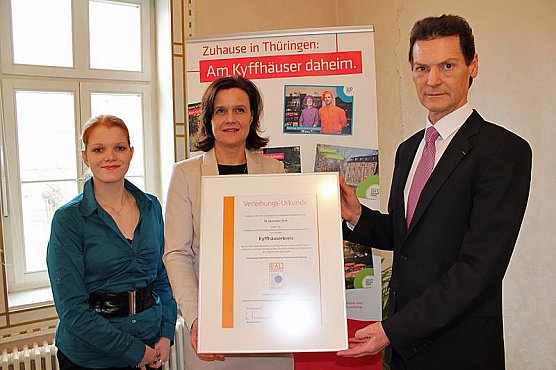 Zertifizierung als Mittelstandsorientierte Kommunalverwaltung (Foto: Karl-Heinz Herrmann) Zertifizierung als Mittelstandsorientierte Kommunalverwaltung (Foto: Karl-Heinz Herrmann)