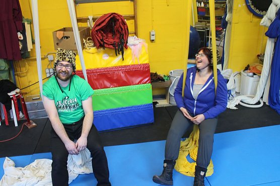 Alexander J&auml;ger und Steffi B&ouml;ttcher sind inzwischen Zappelini-Veteranen und k&ouml;nnen sich noch gut an die Anf&auml;nge des Zirkus erinnern (Foto: Angelo Glashagel)