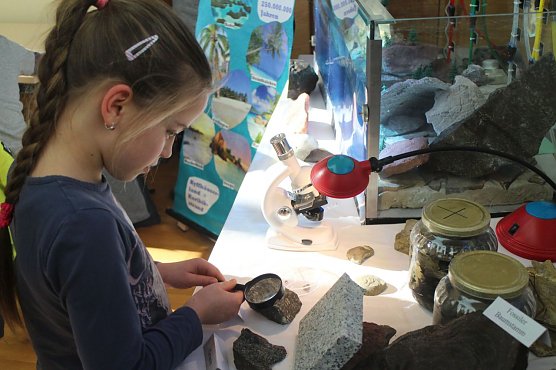 An der Hochschule Nordhausen pr&auml;sentierten heute Sch&uuml;lerinnen und Sch&uuml;ler ihre Projekte f&uuml;r den 13. Regionalwettbewerb "Jugend forscht" (Foto: Angelo Glashagel)