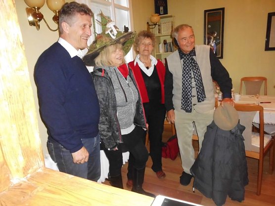 Bormann (rechts) im Park Hohenrode (Foto: privat)