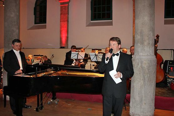 nnz/kn: Ballgeflüster mit Premiere (Foto: Karl-Heinz Herrmann) nnz/kn: Ballgeflüster mit Premiere (Foto: Karl-Heinz Herrmann)