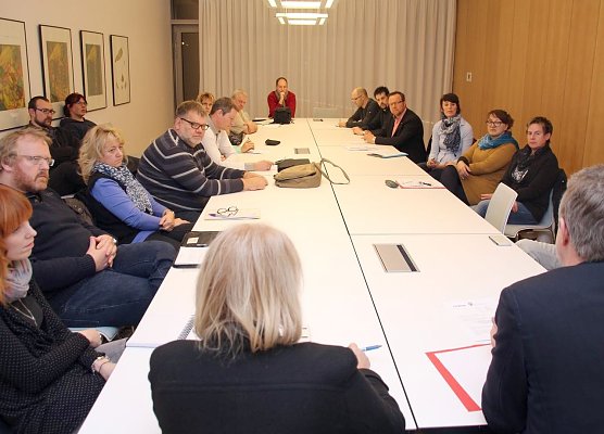 Zusammenkunft mit den Trägern der Jugendarbeit (Foto: Stadtverwaltung Nordhausen) Zusammenkunft mit den Trägern der Jugendarbeit (Foto: Stadtverwaltung Nordhausen)