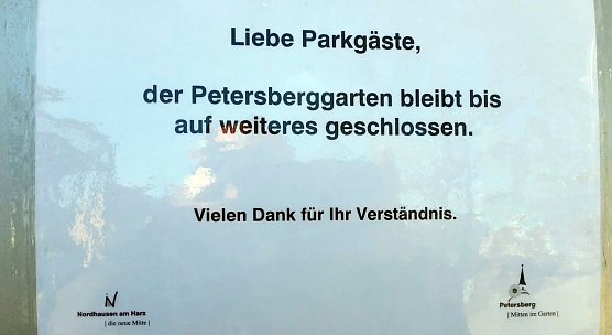 Das "neue" Schild am Eingang zum Petersberggarten (Foto: Peter Blei)