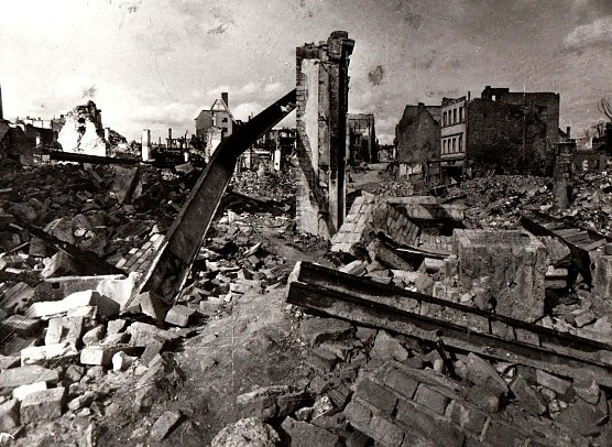 Nordhausen1945 (Foto: Werner Steinmann) Nordhausen1945 (Foto: Werner Steinmann)