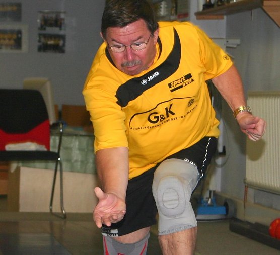 Rainer Wille glich eine kleine Schw&auml;che in die Vollen durch sehr starkes R&auml;umen aus und sicherte Nordhausen den Sieg. (Foto: Wille)