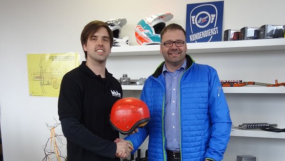 Zur Er&ouml;ffnung gratuliert (Foto: privat)