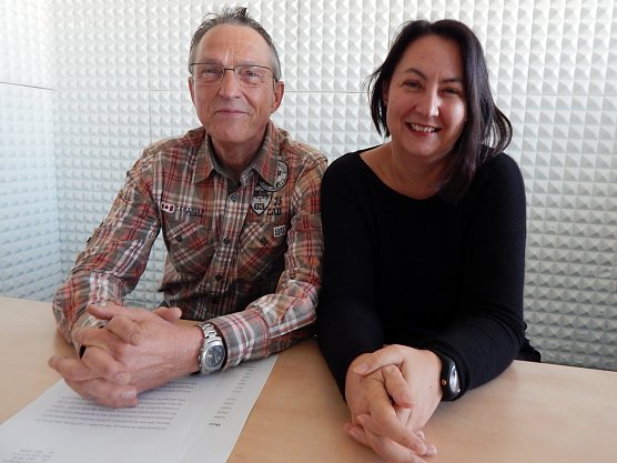 Susanne Hinsching und Dr. Wolfgang Pientka vom Kunsthaus Meyenburg F&ouml;rderverein stellen das Nordh&auml;user Museum und die Vereinsarbeit vor (Foto: Sandra Witzel)