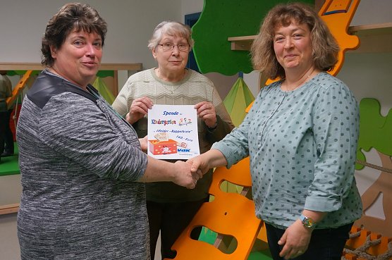 Spende f&uuml;r die Rappelkiste (Foto: Sandra Witzel)