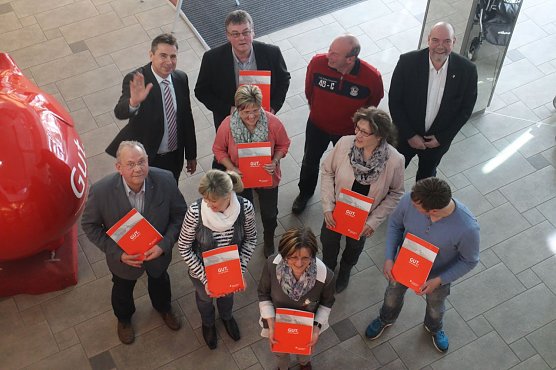 Sieben Schulen und Vereine wurden durch den Sozialfonds heute bedacht (Foto: Angelo Glashagel)