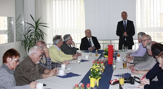 Fritz G&uuml;ntzler erkl&auml;rt das Steuerrecht (Foto: AHP/Fischer)