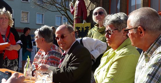 Mitten unter B&uuml;rgern (Foto: nnz)