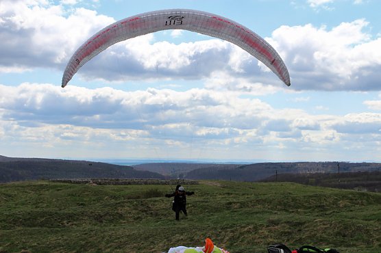 Geduld f&uuml;rs Gleitschirmfliegen (Foto: Karl-Heinz Herrmann)