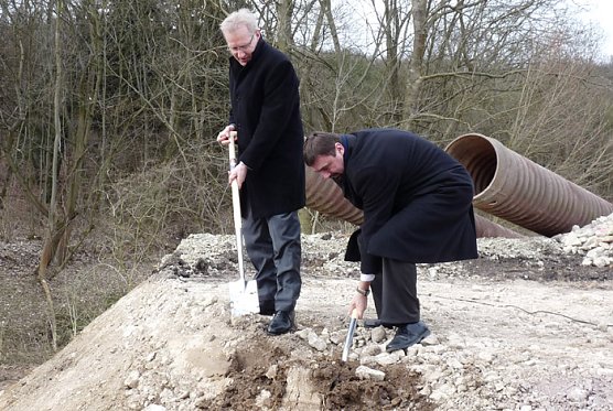 Spatenstich Brücke (Foto: Karl-Heinz Herrmann) Spatenstich Brücke (Foto: Karl-Heinz Herrmann)