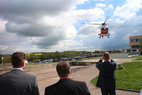 Christoph 37 hebt ab zum Einsatz (Foto: Angelo Glashagel)