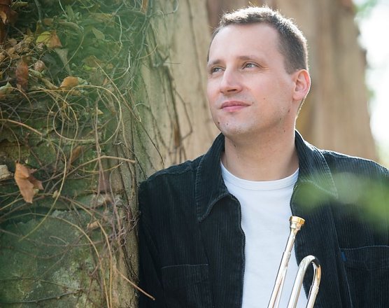Als G&auml;ste hat Joachim Karl Sch&auml;fer die Pianistinnen Chizuru B&ouml;hme und Judit Izs&aacute;k eingeladen. (Foto: Joachim K. Sch&auml;fer)