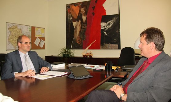Erstes Treffen: Matthias Ehrhold besuchte Landrat Matthias Jendricke (Foto: Jessica Pieper)
