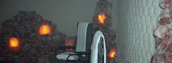 Die besondere Totes-Meer-Salzgrotte (Foto: Karl-Heinz Herrmann)