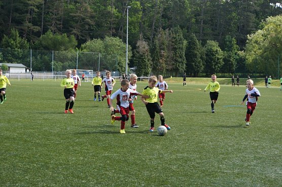 Am Ball der 8-fache Torschütze Lio-Nils Heller. (Foto: Martina Nebelung) Am Ball der 8-fache Torschütze Lio-Nils Heller. (Foto: Martina Nebelung)
