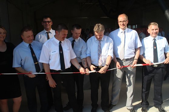 Ein sch&ouml;ner Tag, nicht nur f&uuml;r Sundhausen - zur Er&ouml;ffnung war auch die Politik erschienen (Foto: Angelo Glashagel)