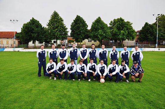 Auleber Kicker neu eingekleidet (Foto: Christian Schelauske)