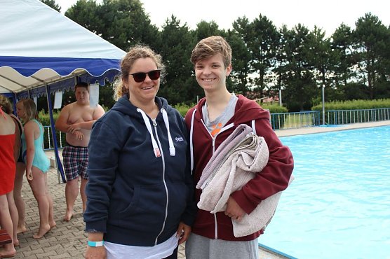 24-Stunden-Schwimmen gestartet (Foto: Karl-Heinz Herrmann)