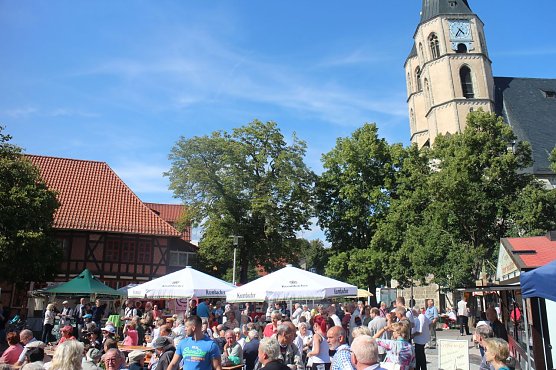 Das Wetter meinte es gut mit dem Nordh&auml;user Altstadtfest (Foto: Angelo Glashagel)