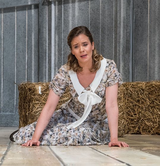 Tijana Grujic, hier als Marie in Die verkaufte Braut, singt in Gounods Faust die Margarethe (Foto: Roland Obst)