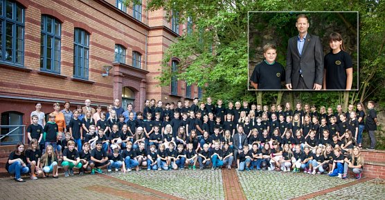 Die neuen Sch&uuml;ler der 5. Klassen des Humboldt-Gymnasiums wurden traditionell durch den Vorsitzenden der Vereinigung ehemaliger Sch&uuml;ler und F&ouml;rderer e.V begr&uuml;&szlig;t (Foto: Staatliches Gymnasium Wilhelm-von-Humboldt)