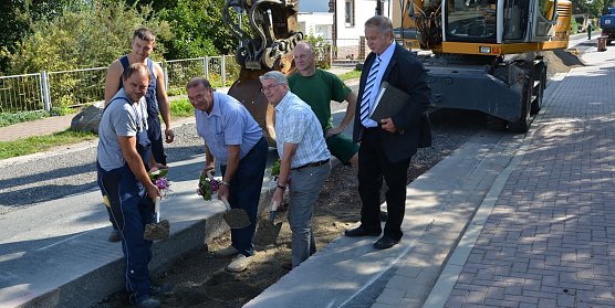 Erster symbolischer Spatenstich (Foto: privat)