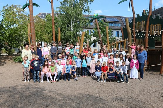 Neue Erstklässler der evangelischen Grundschule (Foto: H. Friedrichs-Meier) Neue Erstklässler der evangelischen Grundschule (Foto: H. Friedrichs-Meier)