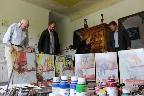 Die besondere Plakataktion (Foto: Karl-Heinz Herrmann)