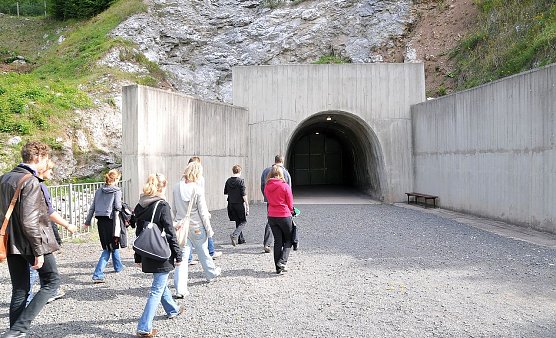 Eingang zum Stollen (Foto: Claus Bach. KZ-Gedenkst&auml;tte Mittelbau-Dora)