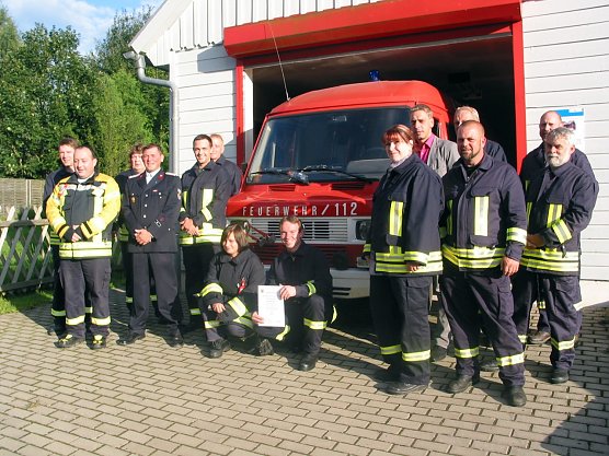 Löschgruppe (Foto: Wolfgang Jörgens) Löschgruppe (Foto: Wolfgang Jörgens)