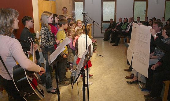 Kinder und Jugendliche gestalteten den Gottesdienst (Foto: nnz)